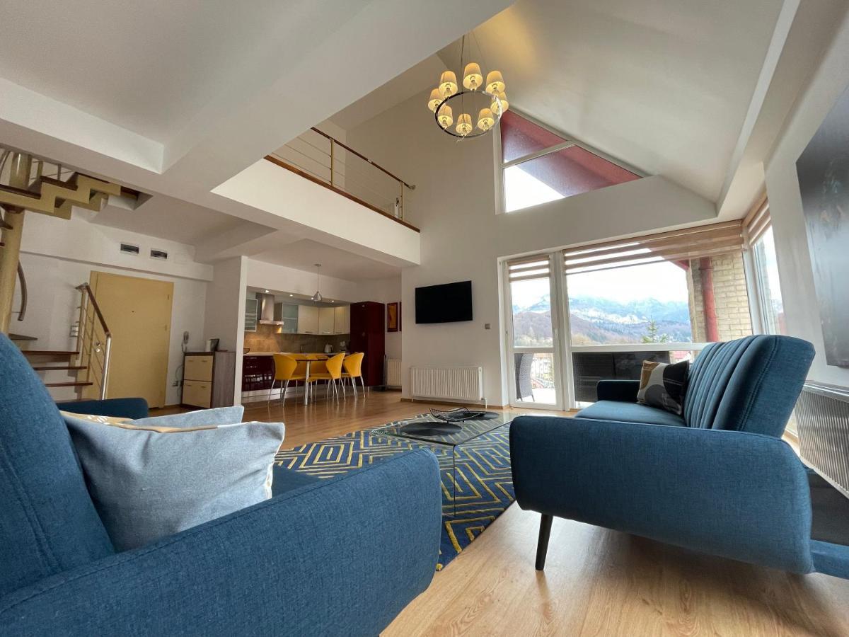 Kyra Luxury Penthouse Apartment ซินายา ภายนอก รูปภาพ