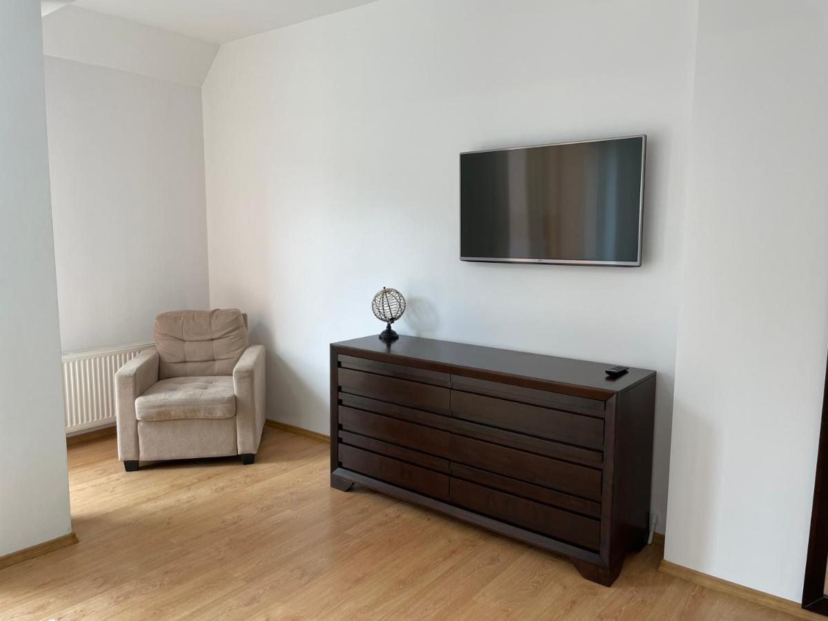 Kyra Luxury Penthouse Apartment ซินายา ภายนอก รูปภาพ