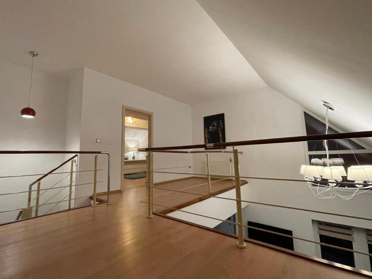 Kyra Luxury Penthouse Apartment ซินายา ภายนอก รูปภาพ