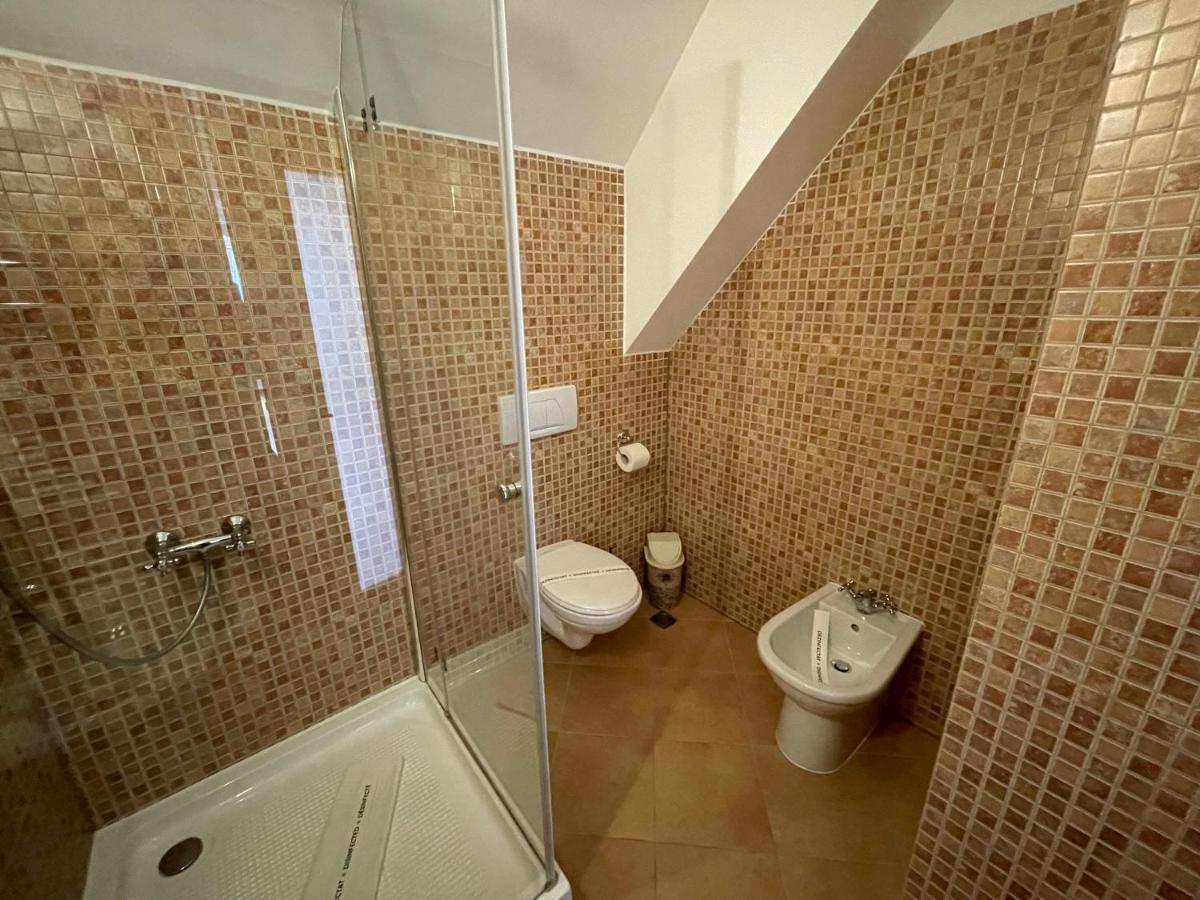 Kyra Luxury Penthouse Apartment ซินายา ภายนอก รูปภาพ